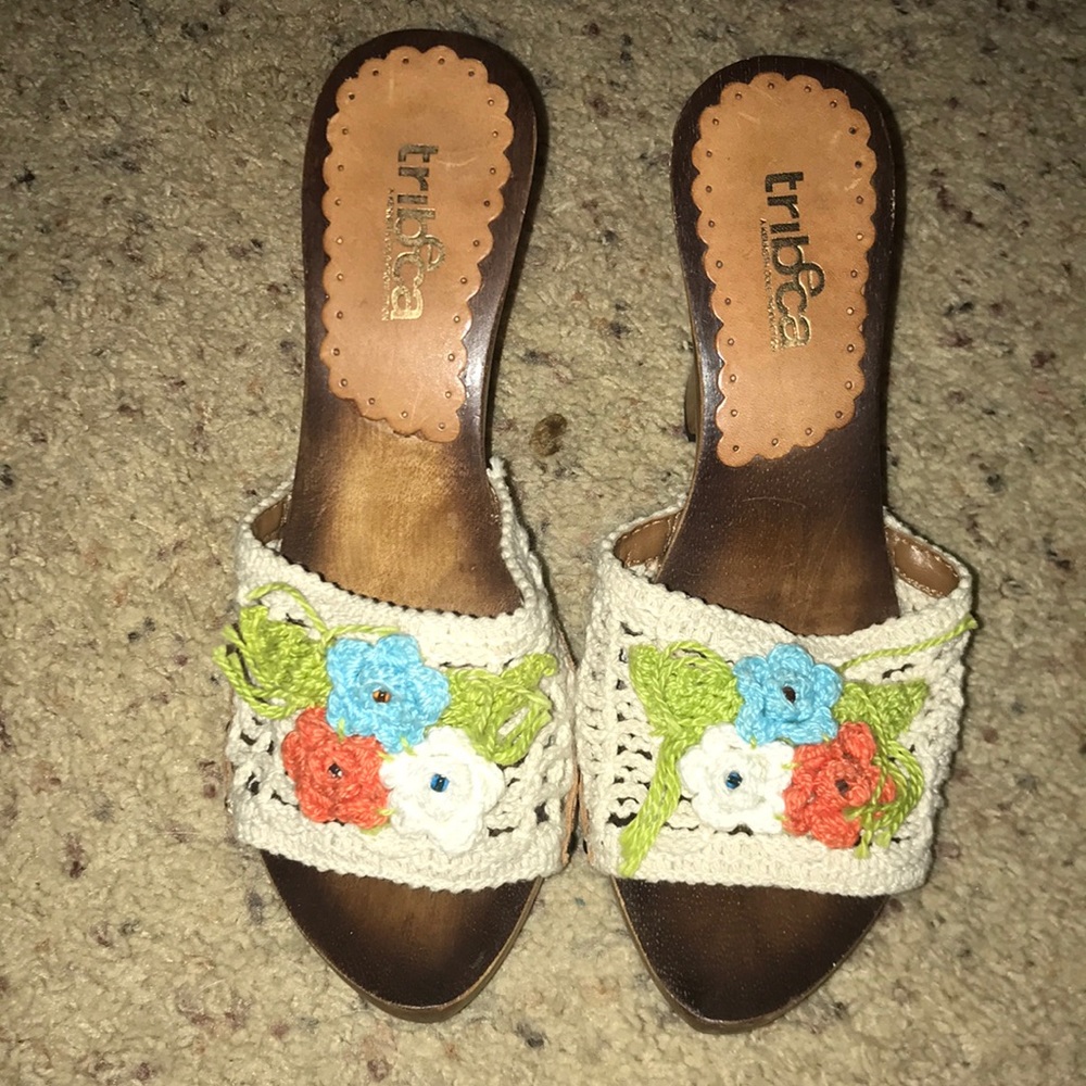 NWOT Detailed Block Heels